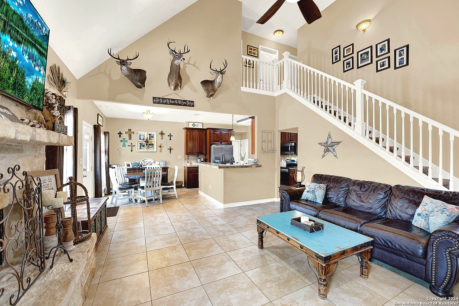 109 Park Way Poth, TX 78147 - Photo 13 of 35 a living room with furniture and kitchen view