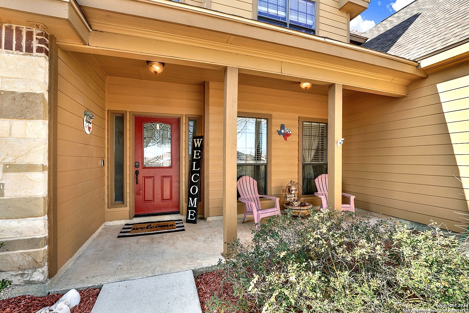 109 Park Way Poth, TX 78147 - Photo 4 of 35 a view of living room with chairs
