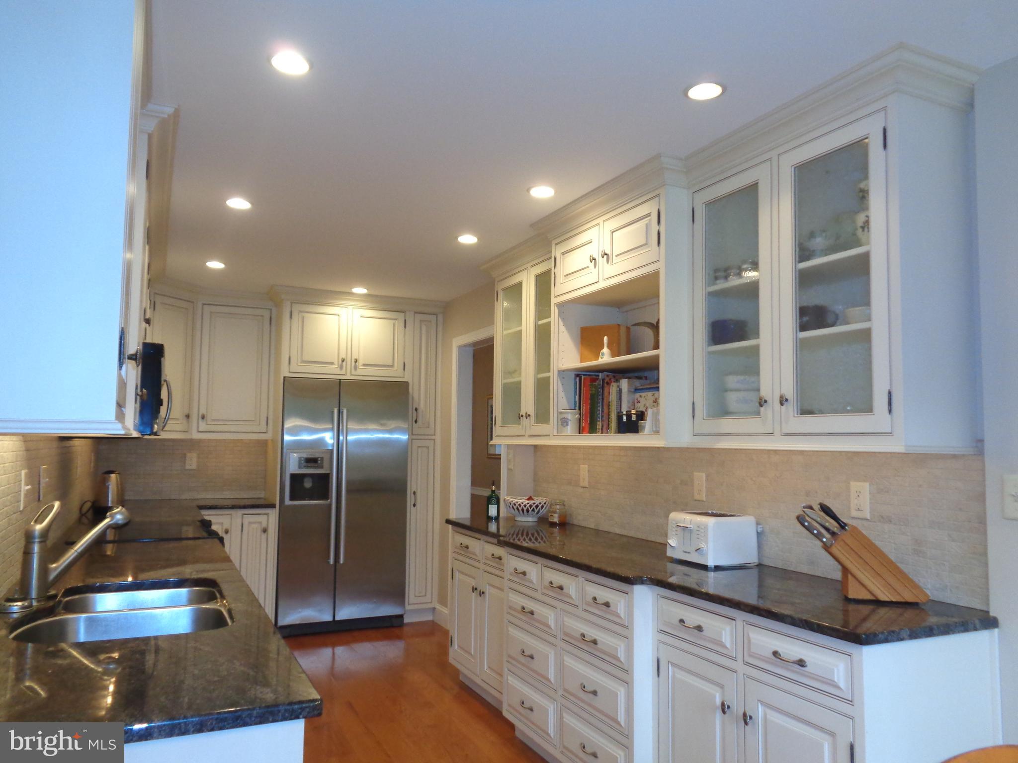 1122 Colonial Road Lancaster, PA 17603 - Photo 6 of 32 Gallery Image 6