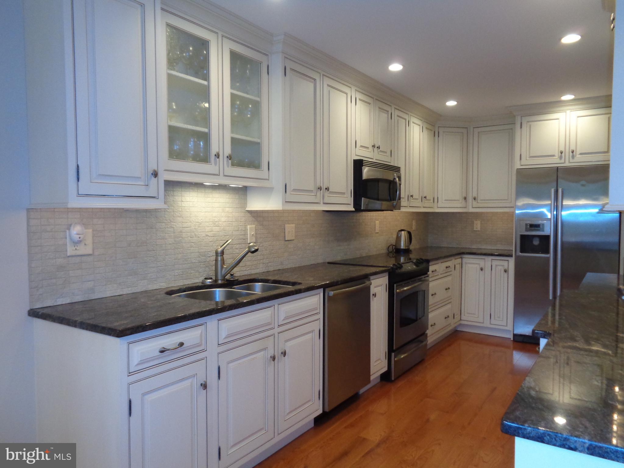 1122 Colonial Road Lancaster, PA 17603 - Photo 7 of 32 Gallery Image 7