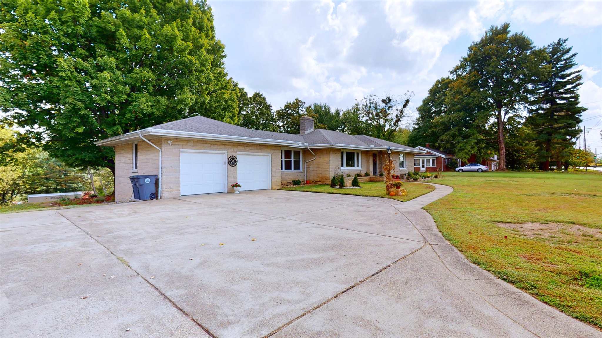 4005 Stringtown Road Evansville, IN 47711 - Photo 2 of 36