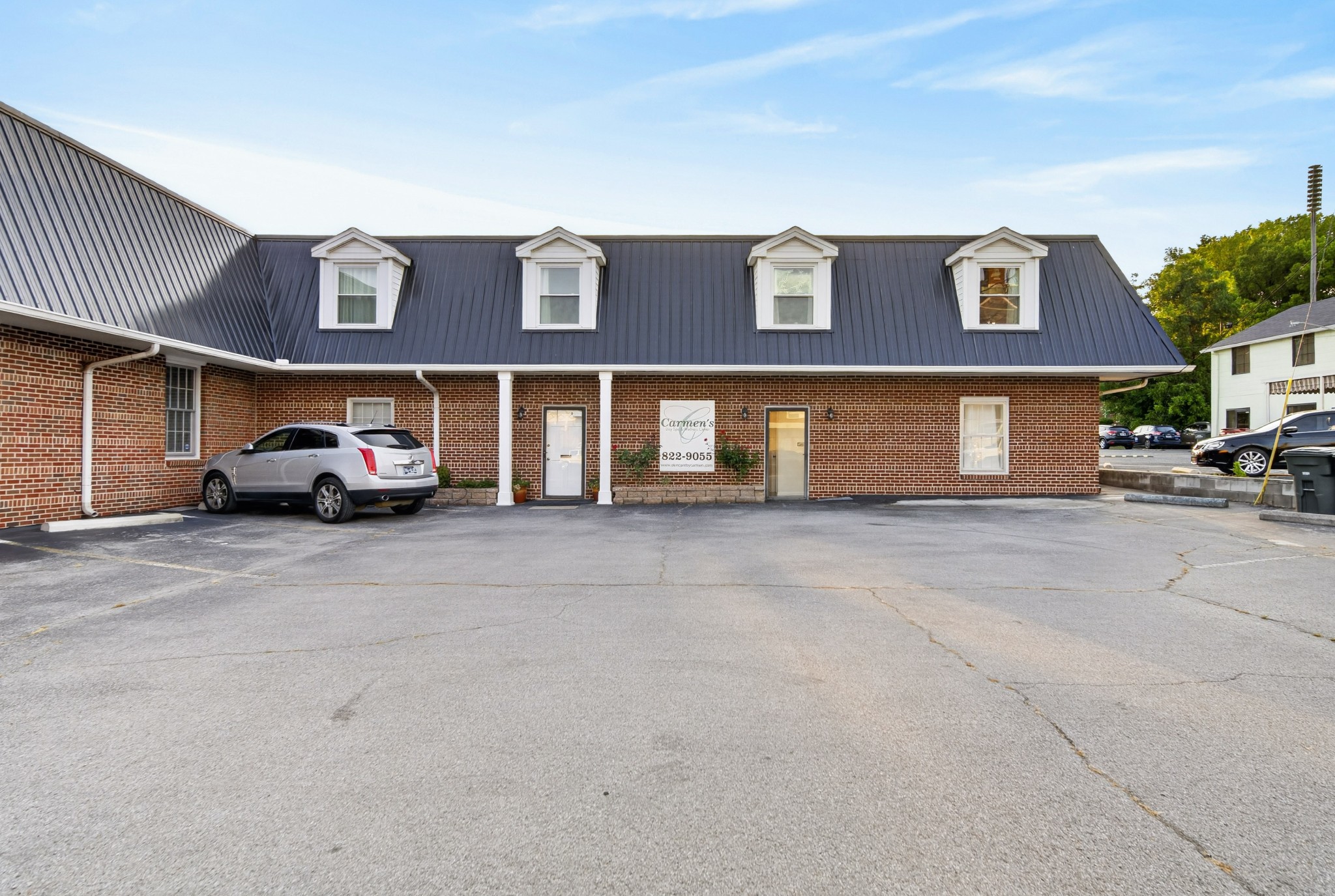 607 Locust Street Springfield, TN 37172 - Photo 6 of 27 a car parked in front of a building