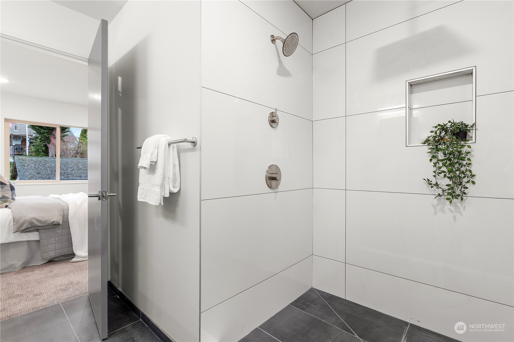 4019 51st Avenue Southwest Seattle, WA 98116 - Photo 16 of 33 a bathroom with a shower