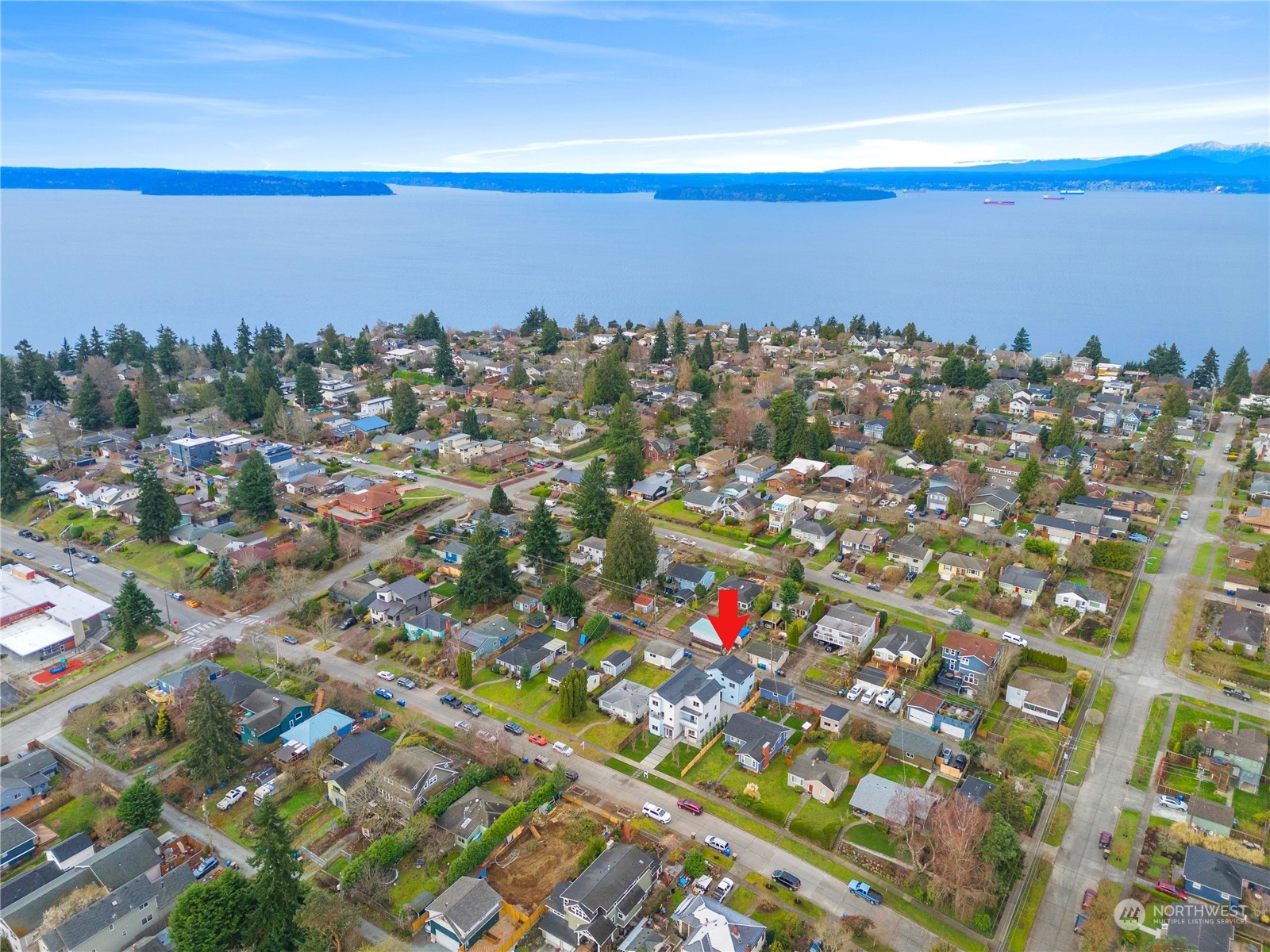 4019 51st Avenue Southwest Seattle, WA 98116 - Photo 22 of 33 a view of city and ocean