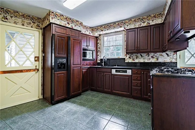 $400,000 | 117 East Henfer Avenue, River Ridge, LA 70123