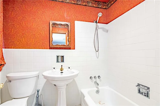 $400,000 | 117 East Henfer Avenue, River Ridge, LA 70123