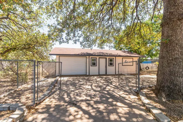 $1,250 | 124 East Castlebriar Drive, Granite Shoals, TX 78654