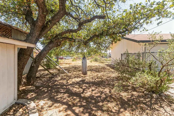 $1,250 | 124 East Castlebriar Drive, Granite Shoals, TX 78654