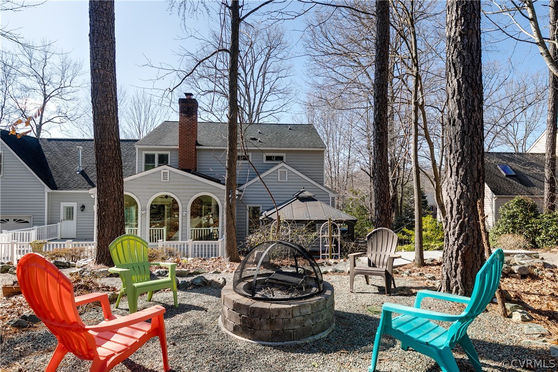 1931 Thornleigh Road Midlothian, VA 23113 - Photo 39 of 46 a view of a chairs and table in backyard