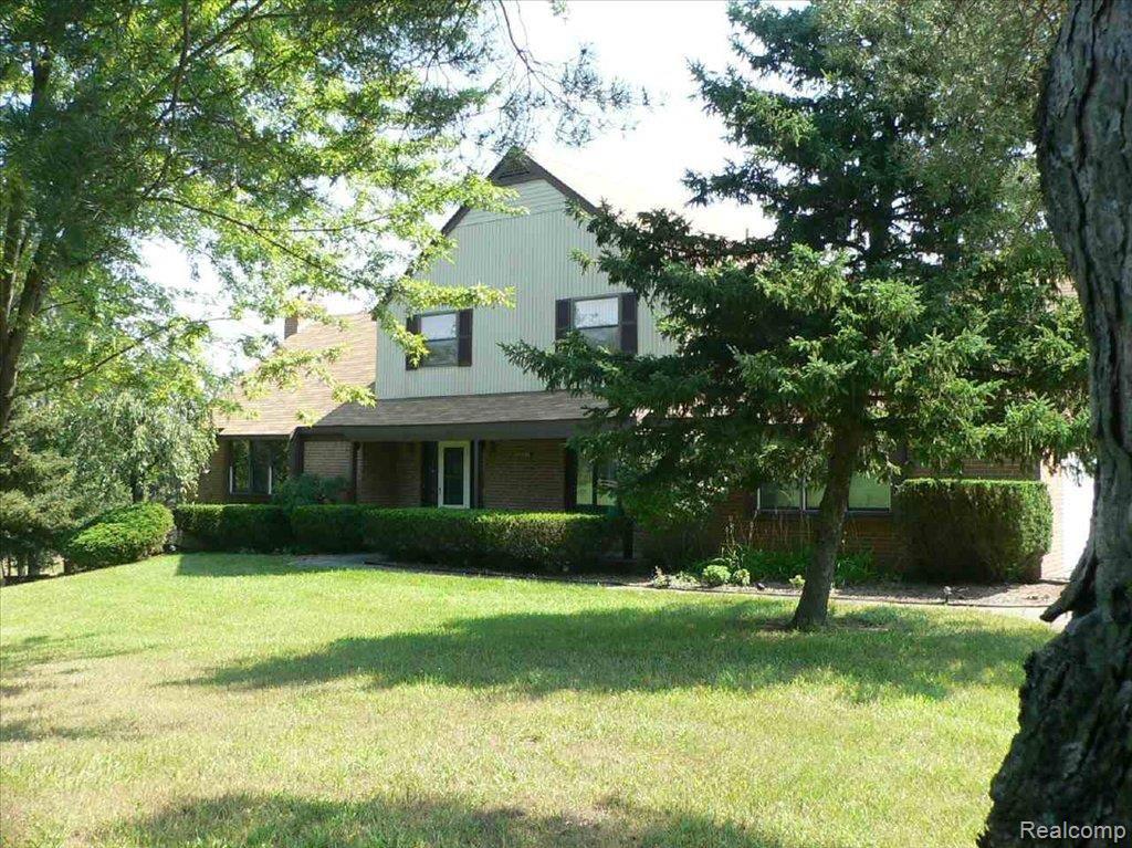 10344 White Road Linden, MI 48451 - Photo 1 of 9 whitefront