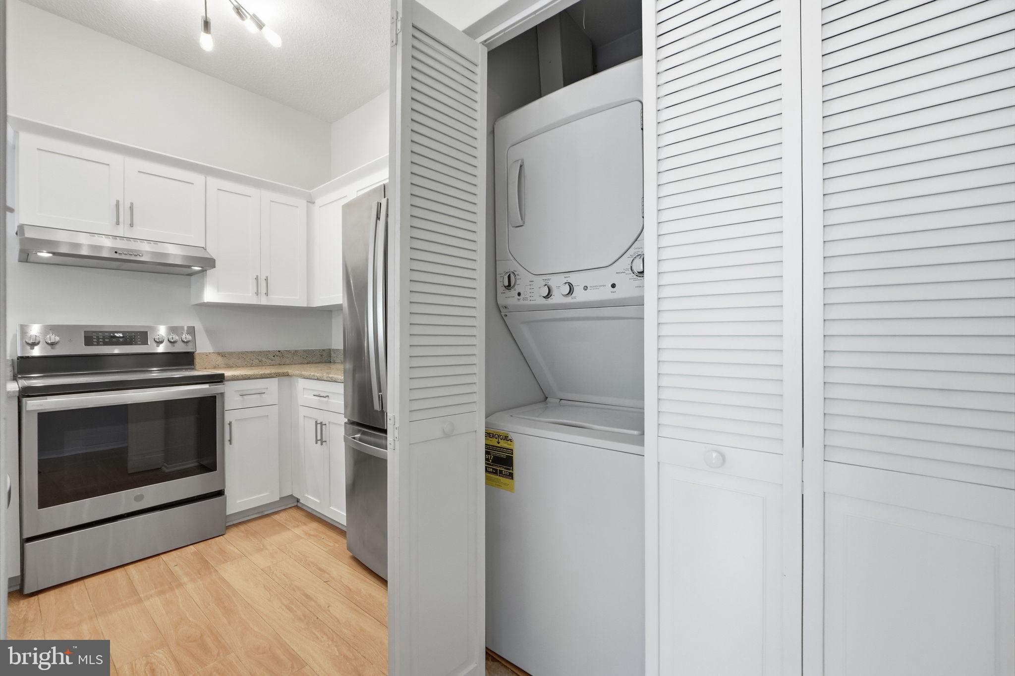 1968 Villaridge Drive Reston, VA 20191 - Photo 15 of 39 Washer and Dryer in the unit