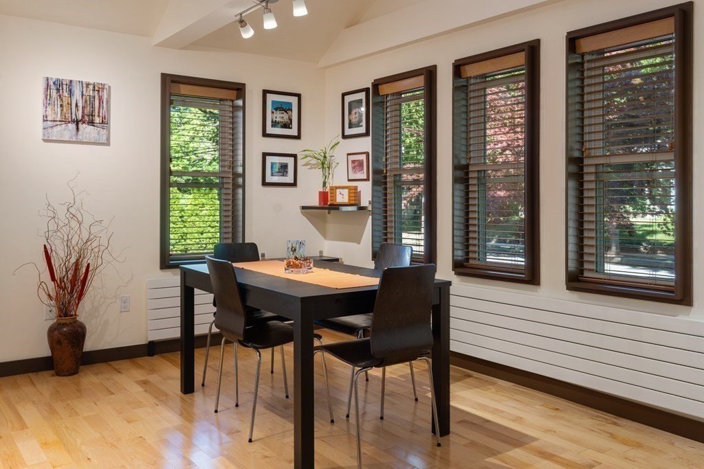 46 Heatherland Road Newton, MA 02461 - Photo 7 of 35