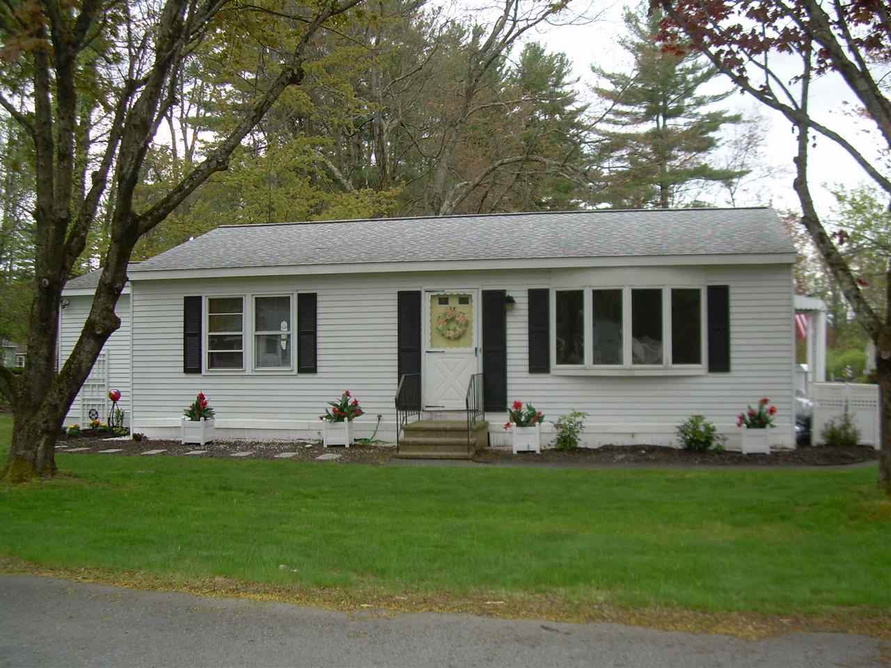 2 Reading Road Nashua, NH 03062 - Photo 1 of 32