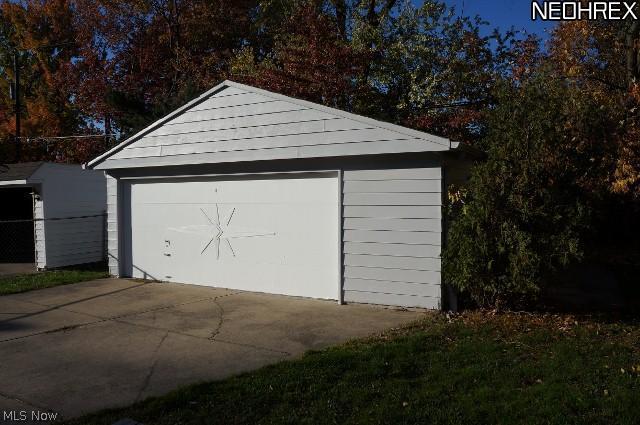 5719 Cherokee Road Cleveland, OH 44124 - Photo 2 of 13
