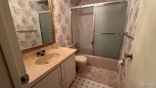 $275,000 | 621 Claymont Estates Drive, Chesterfield, MO 63017