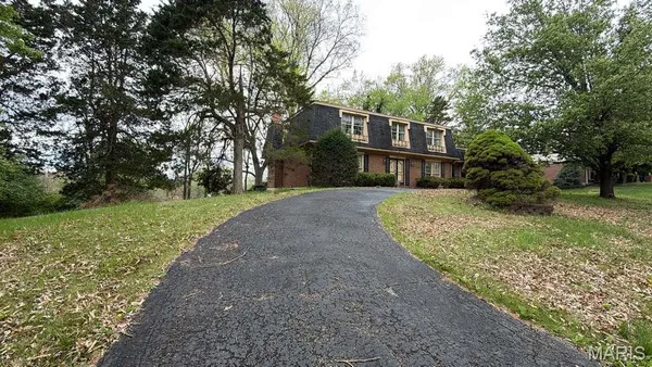 $275,000 | 621 Claymont Estates Drive, Chesterfield, MO 63017