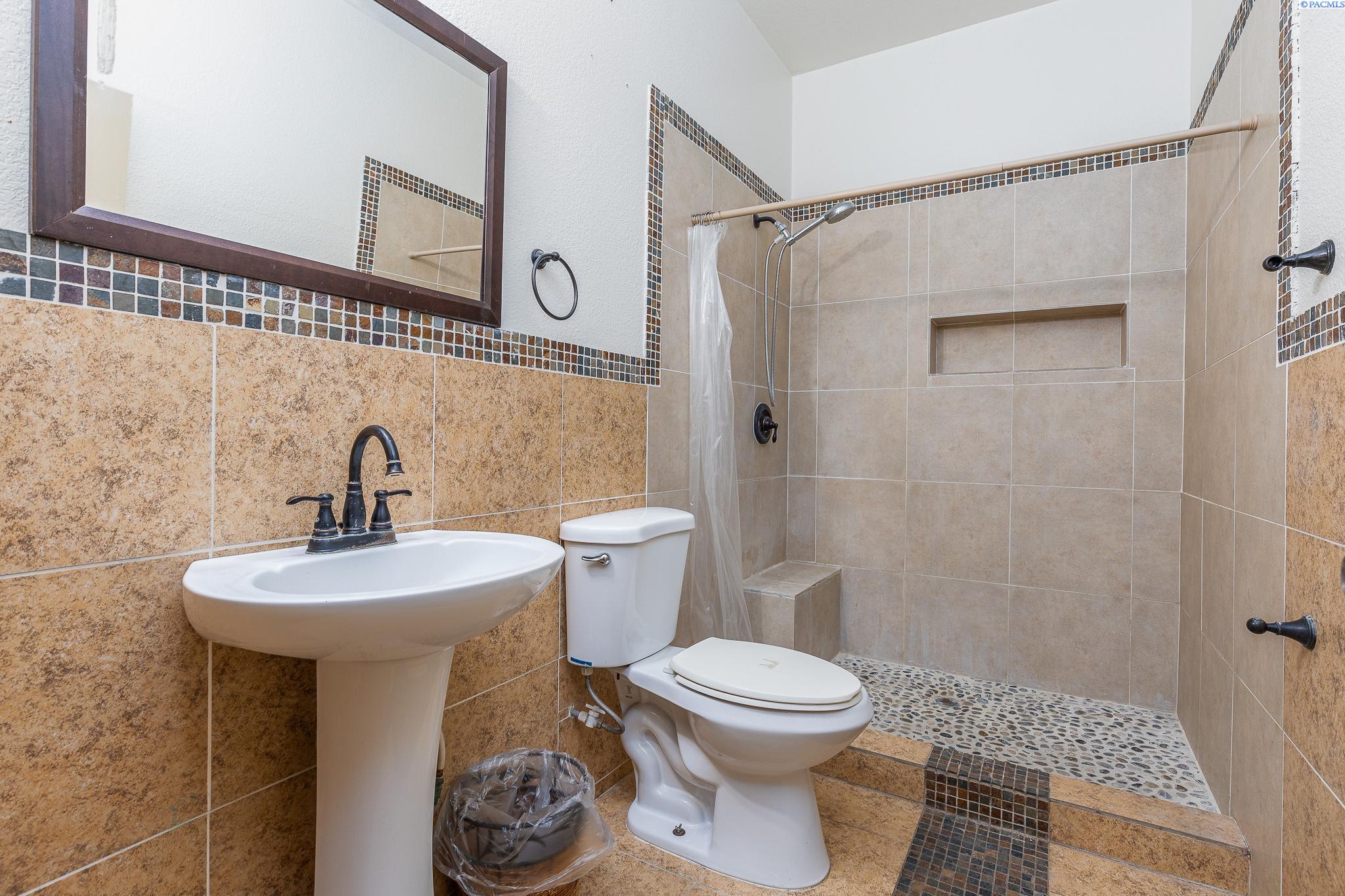 215523 East Cochran Road Kennewick, WA 99337 - Photo 14 of 47 Gallery Image 14