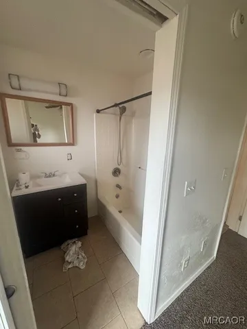 $1,500 | 390 1/2 Summit Boulevard, Big Bear Lake, CA 92315