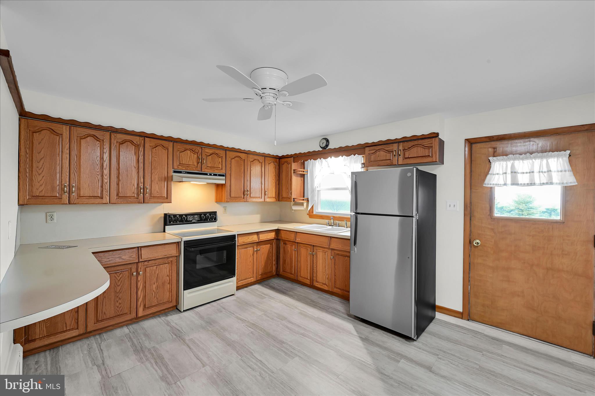 263 Eisenhower Road Palmyra, PA 17078 - Photo 11 of 28 Kitchen