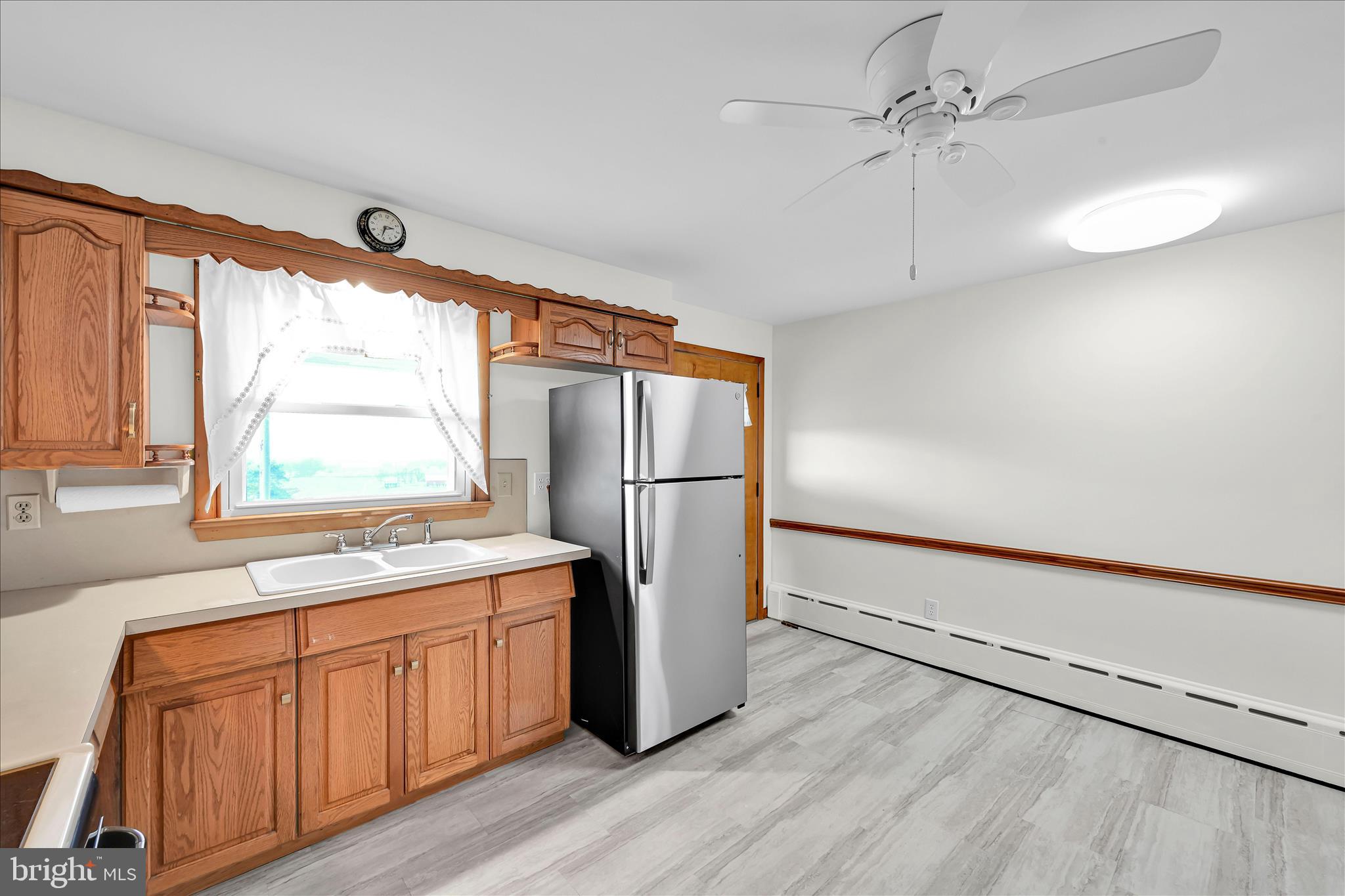 263 Eisenhower Road Palmyra, PA 17078 - Photo 13 of 28 Kitchen