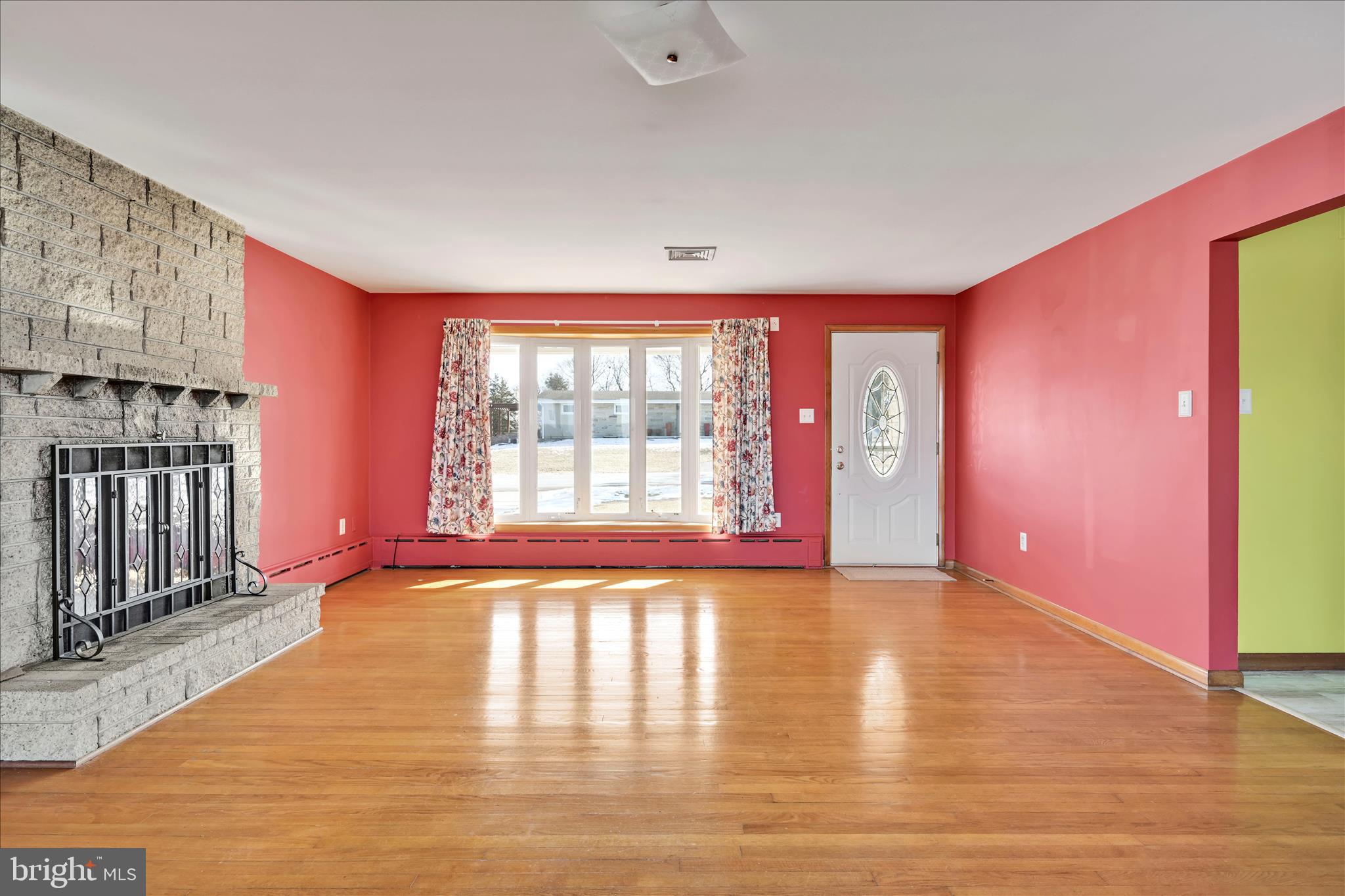 263 Eisenhower Road Palmyra, PA 17078 - Photo 13 of 33 Living Area
