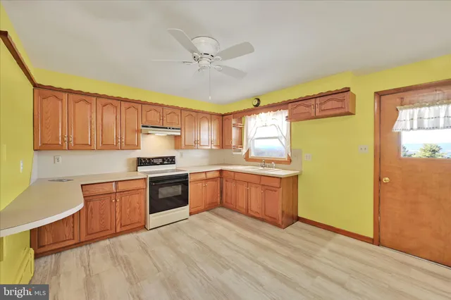 $399,900 | 263 Eisenhower Road, Palmyra, PA 17078