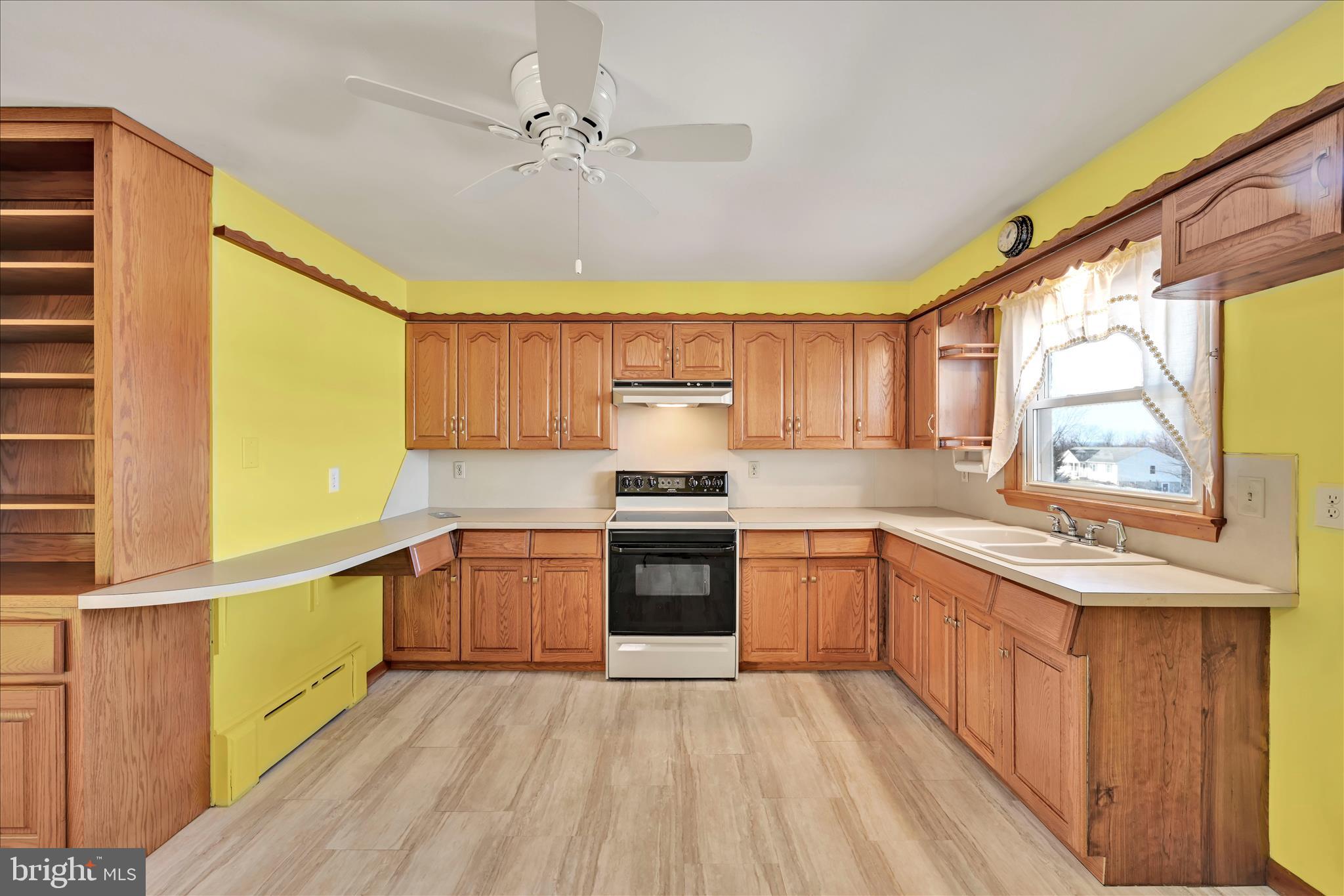 263 Eisenhower Road Palmyra, PA 17078 - Photo 18 of 33 Kitchen