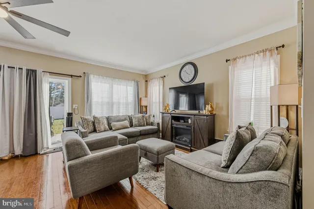 $374,900 | 517 Winston Avenue, Wilmington, DE 19804