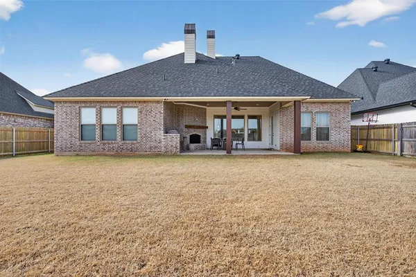 $585,000 | 168 North Canal Drive, Bossier City, LA 71111