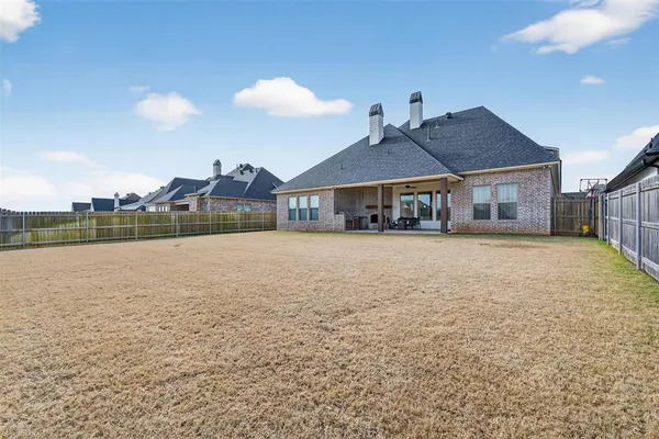 $585,000 | 168 North Canal Drive, Bossier City, LA 71111
