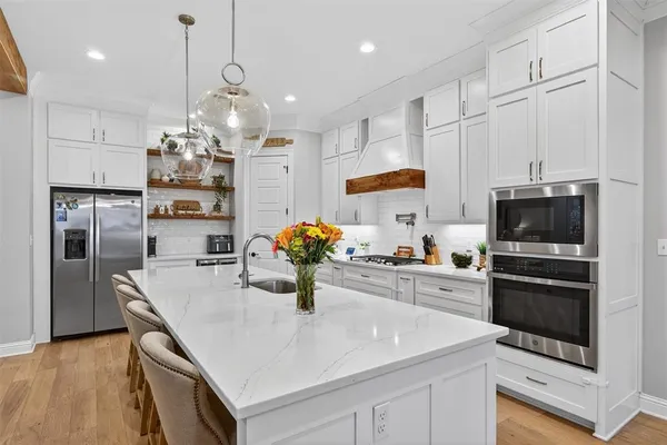 $585,000 | 168 North Canal Drive, Bossier City, LA 71111