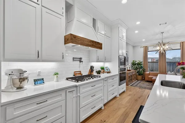 $585,000 | 168 North Canal Drive, Bossier City, LA 71111