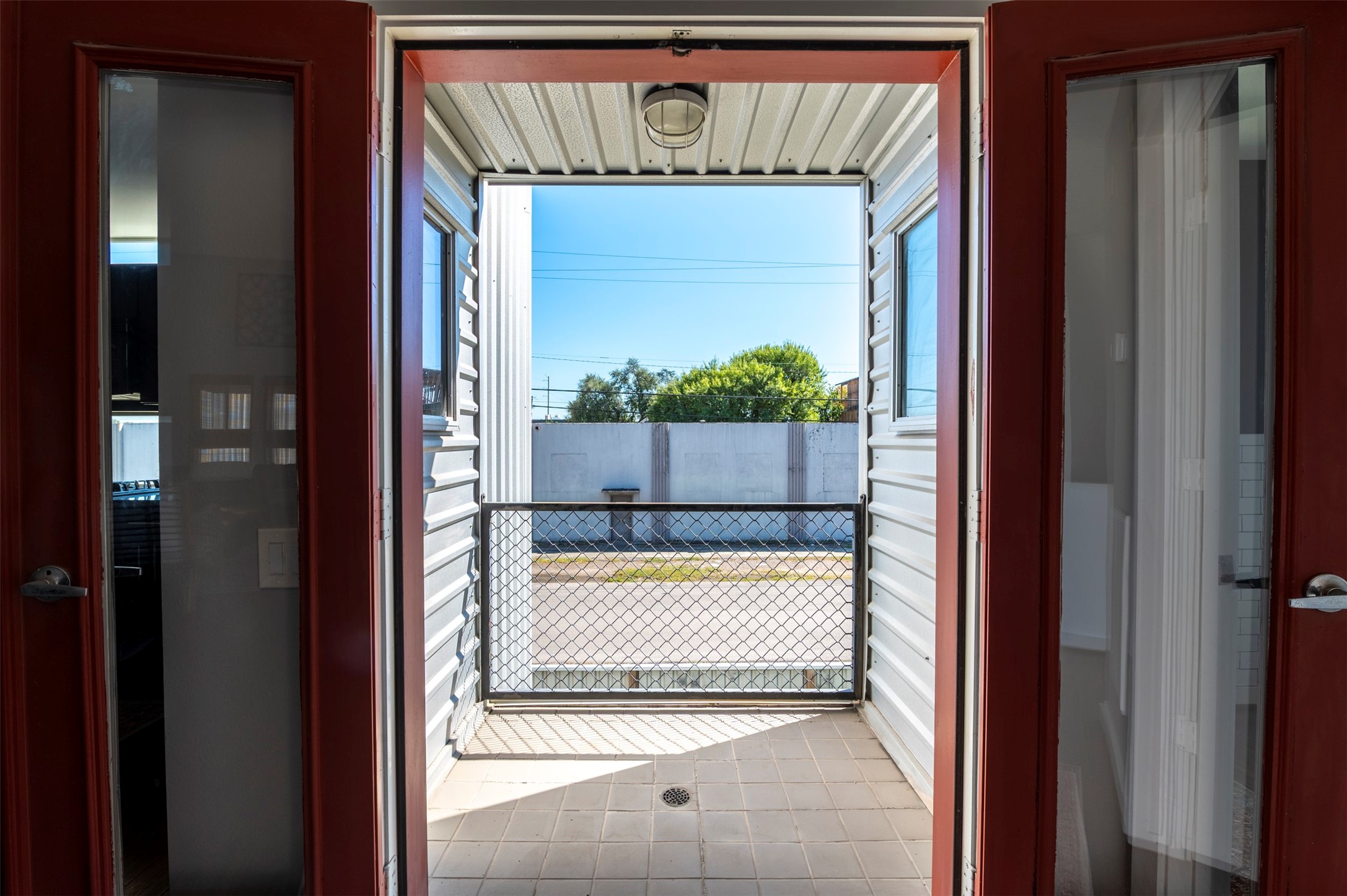 3050 Commerce Street Houston, TX 77003 - Photo 24 of 33 Second floor balcony with French doors open