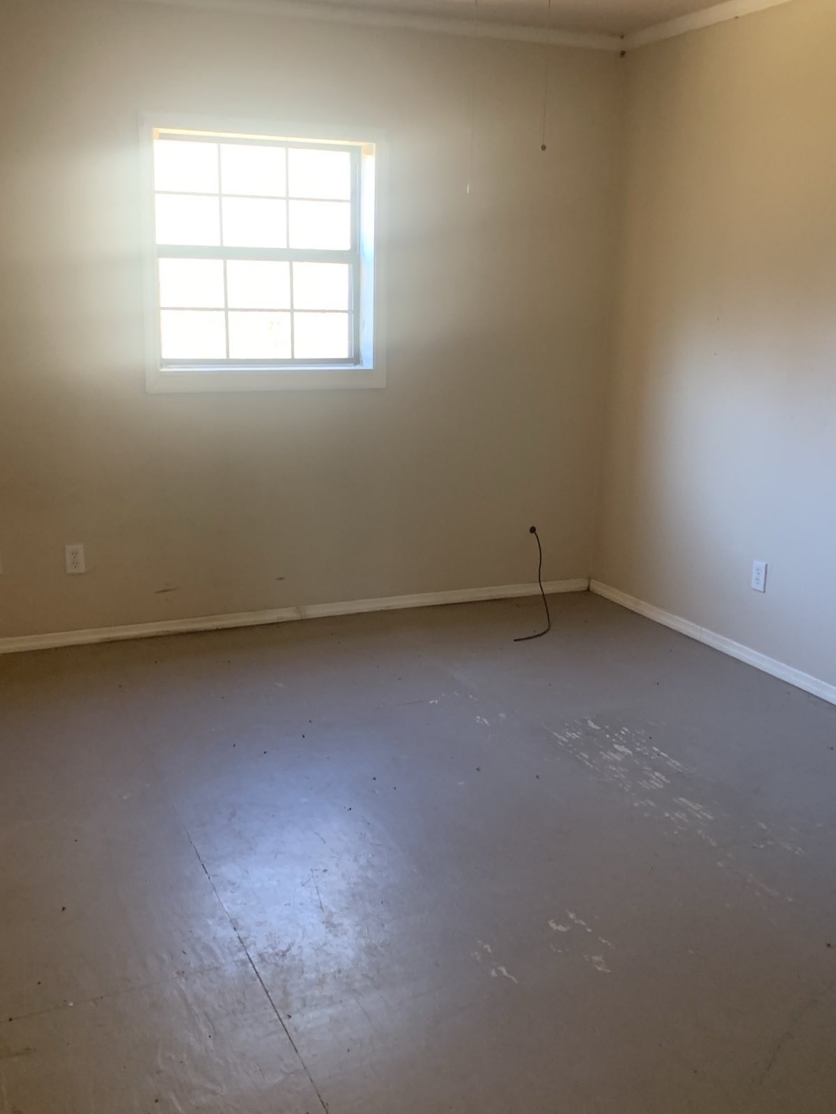 1252 Kelly Road Centerville, TN 37033 - Photo 23 of 34 an empty room with a window