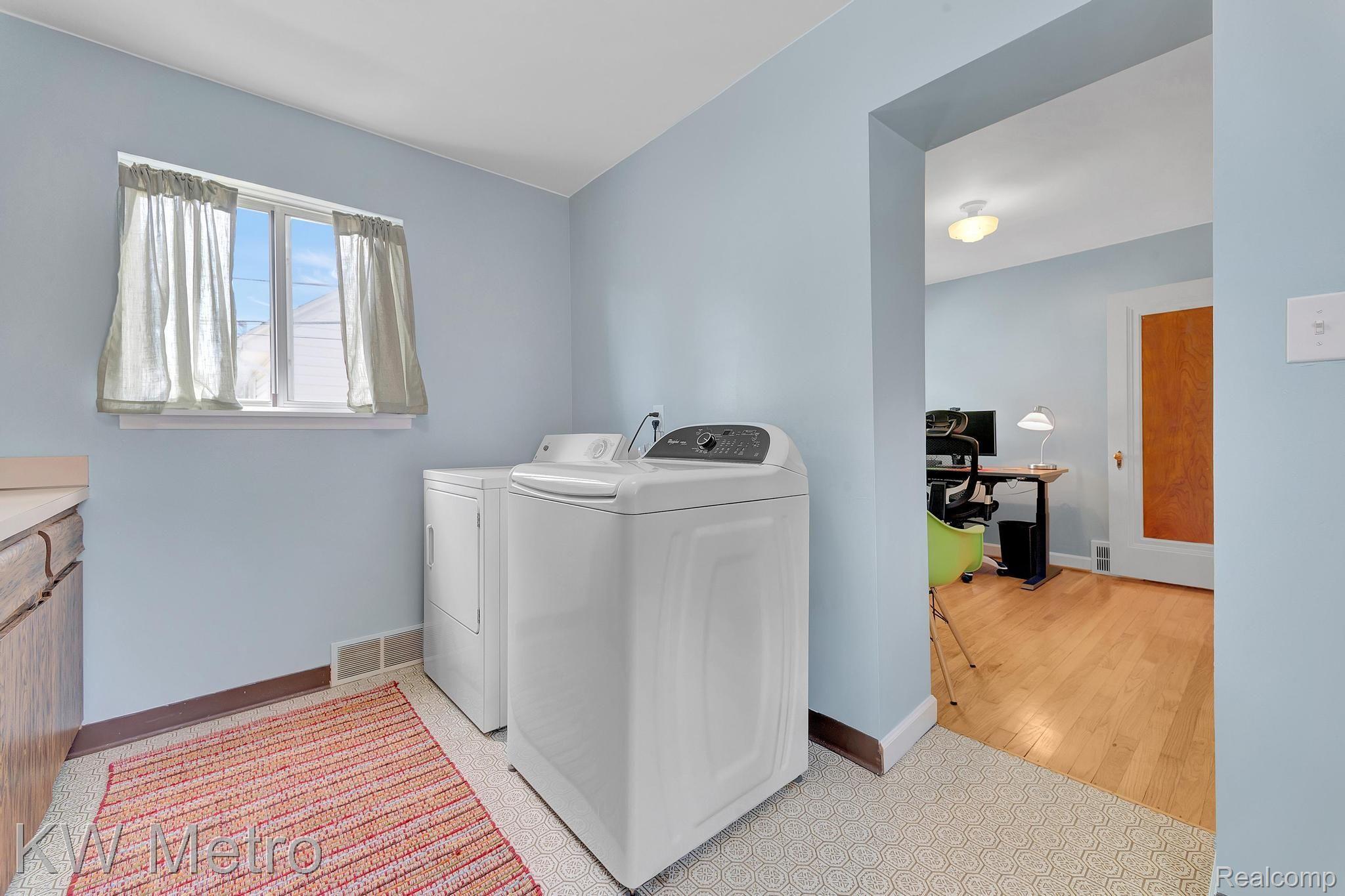 1173 Columbia Road Berkley, MI 48072 - Photo 18 of 37 Washer and Dryer Included