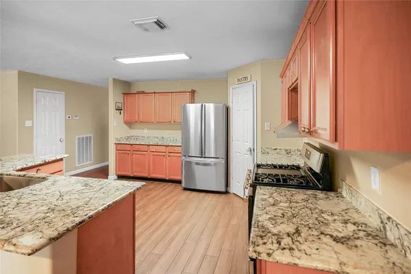 $375,000 | 1006 Stillgate Court, Spring, TX 77373