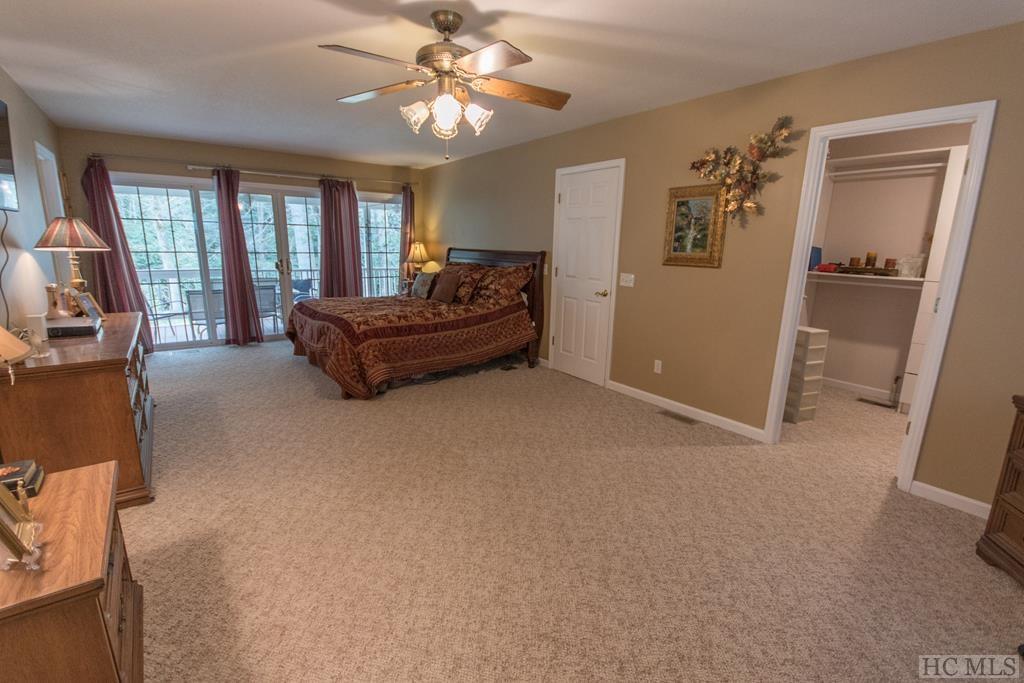 4525 Tessentee Road Franklin, NC 28734 - Photo 30 of 72 Gallery Image 30