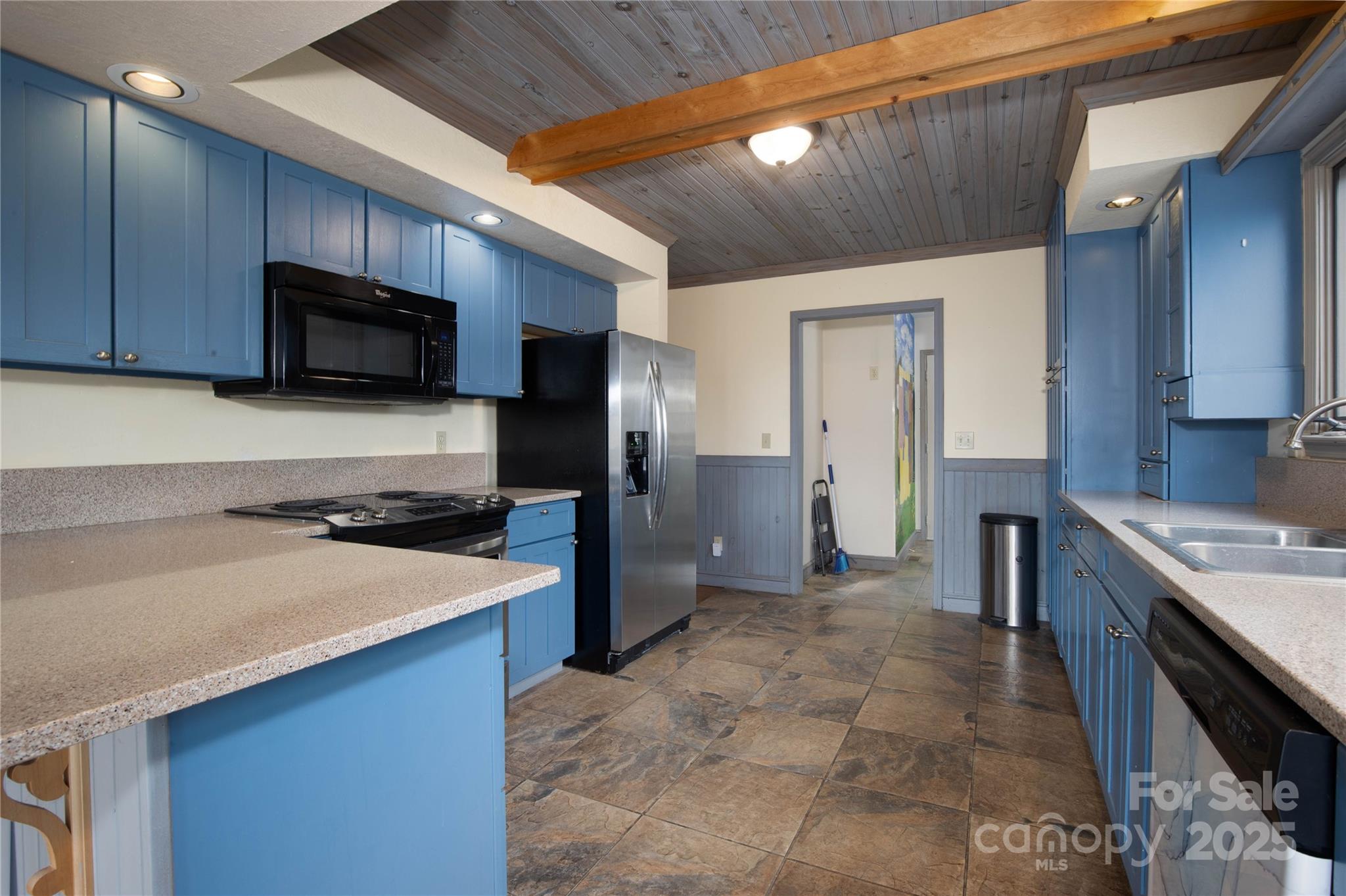 400 Three Dog Mountain Road Bakersville, NC 28705 - Photo 15 of 48