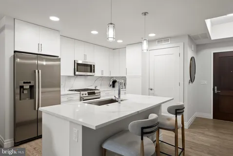 $895,900 | 225 Strand Street, Unit 202, Alexandria, VA 22314