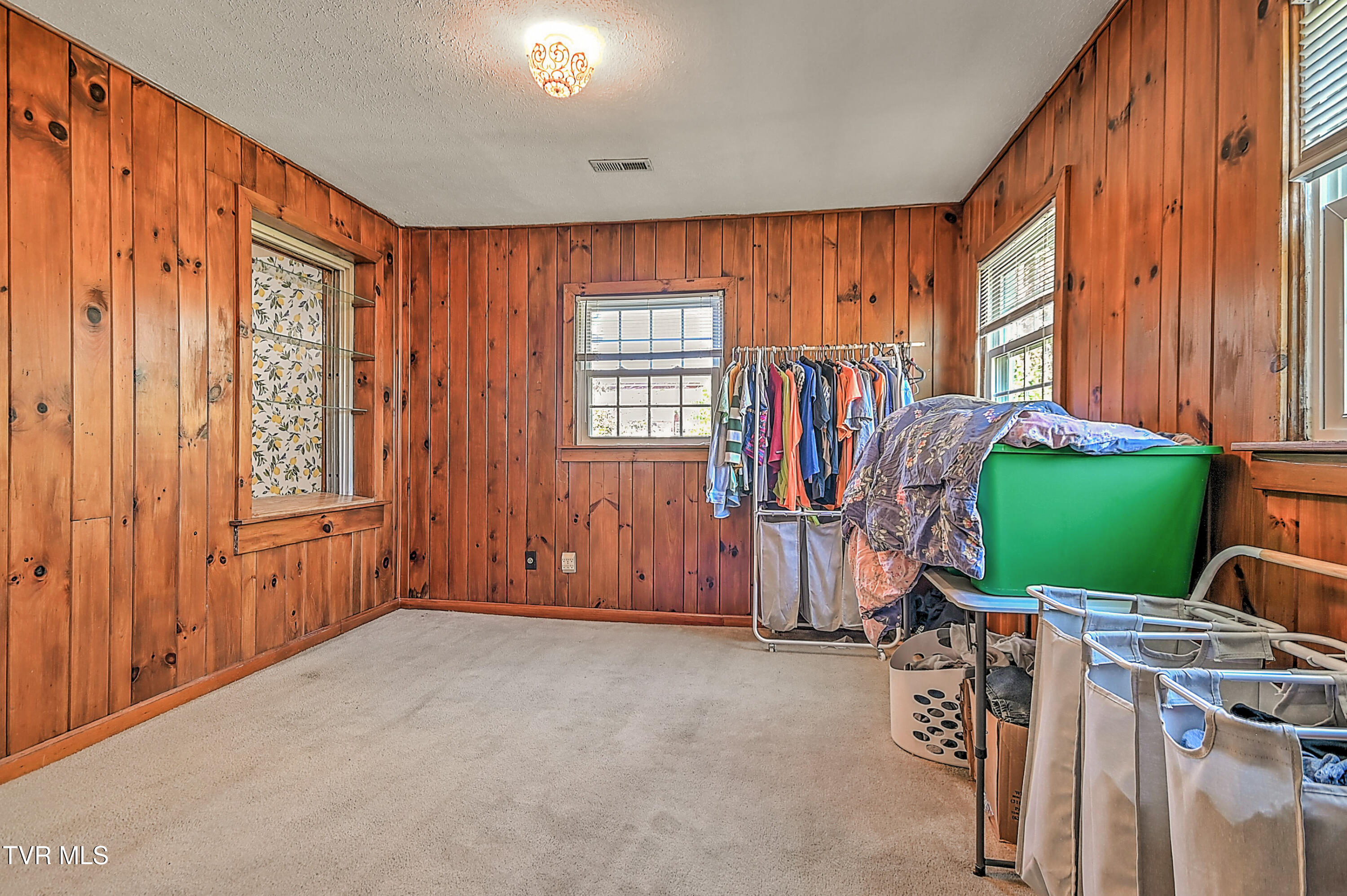 101 Tween Hills Road Bristol, TN 37620 - Photo 12 of 41 101 Tween Hills LR-15