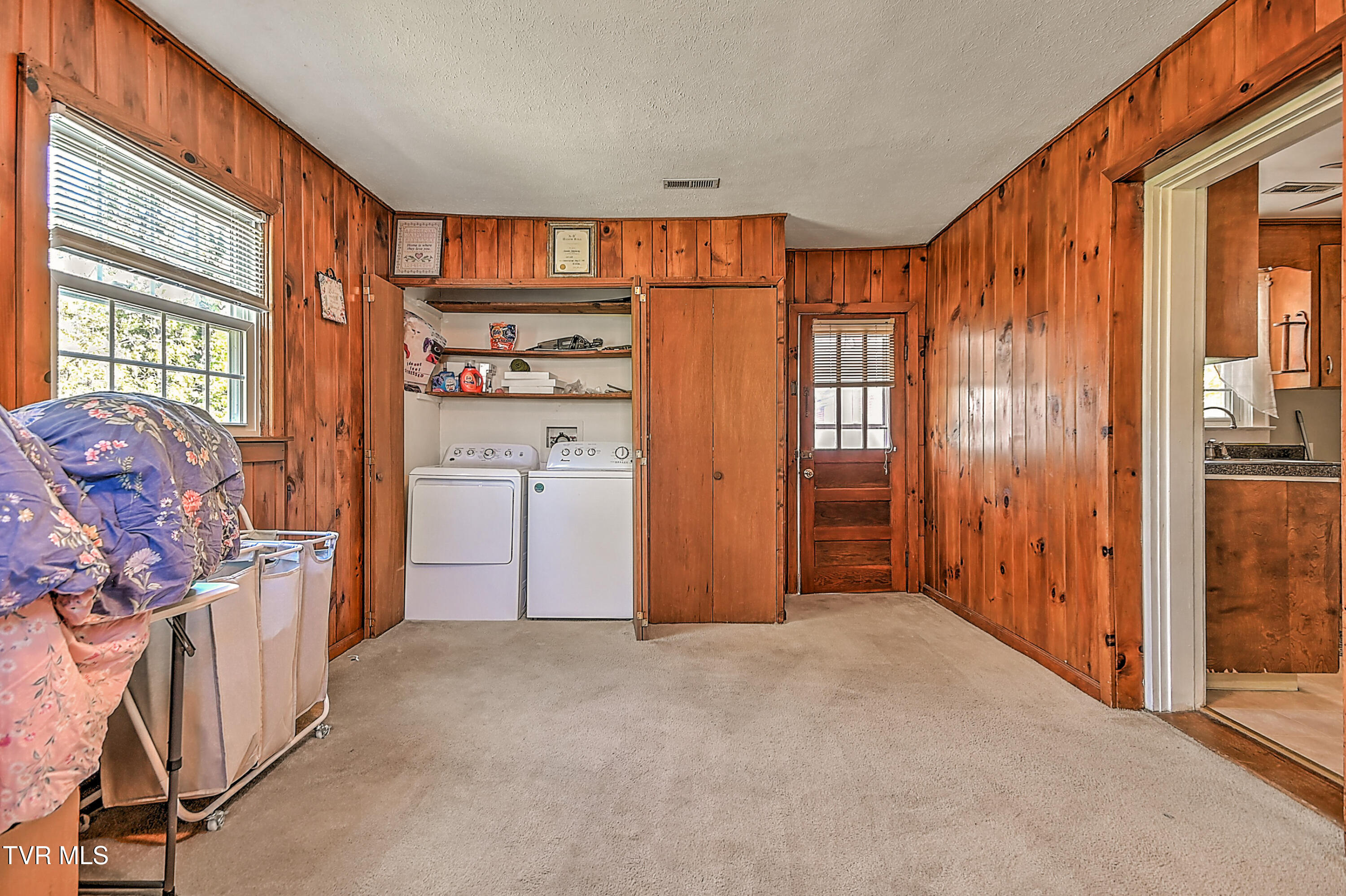 101 Tween Hills Road Bristol, TN 37620 - Photo 13 of 41 101 Tween Hills LR-16