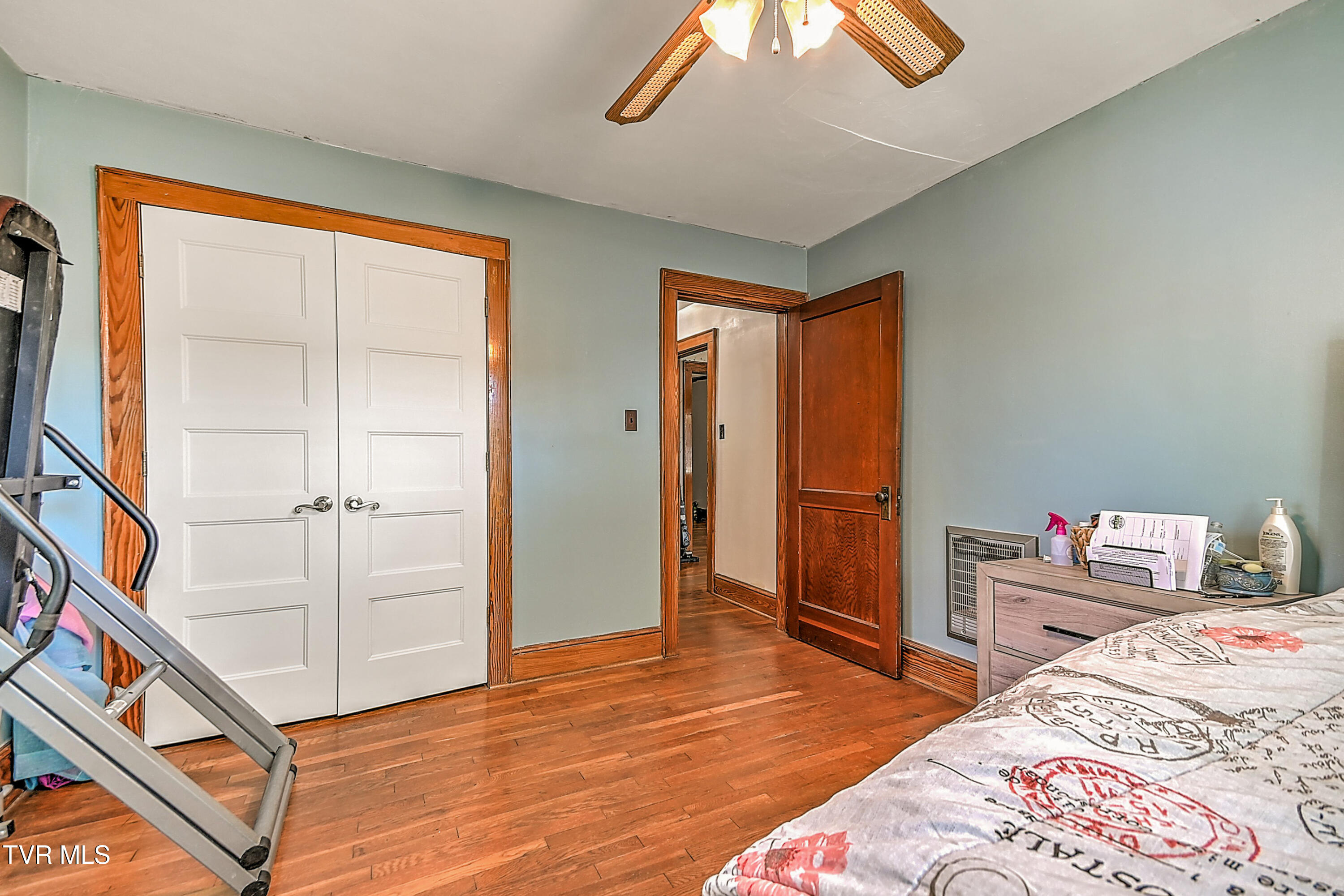 101 Tween Hills Road Bristol, TN 37620 - Photo 18 of 41 101 Tween Hills LR-21