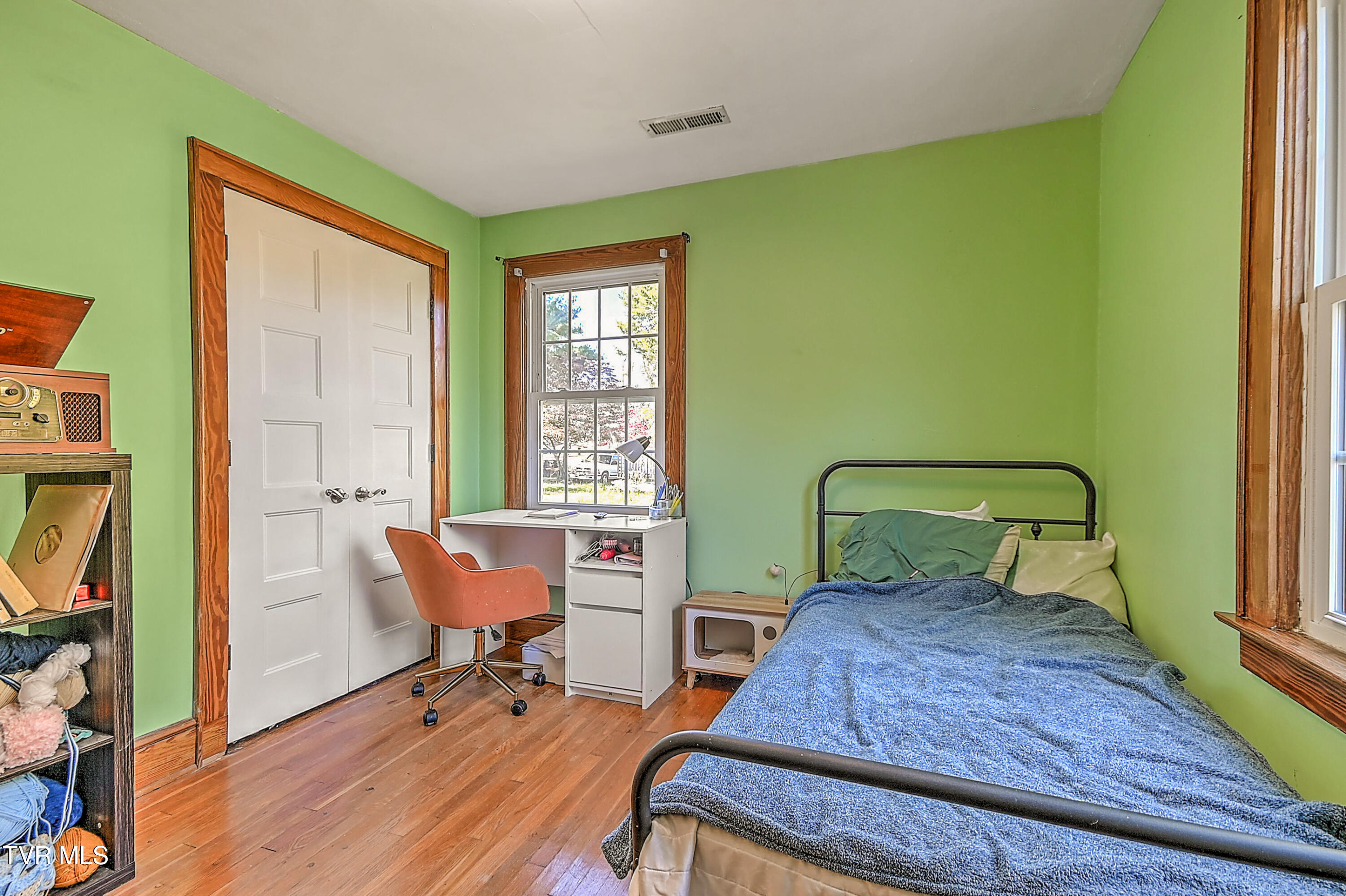 101 Tween Hills Road Bristol, TN 37620 - Photo 21 of 41 101 Tween Hills LR-24