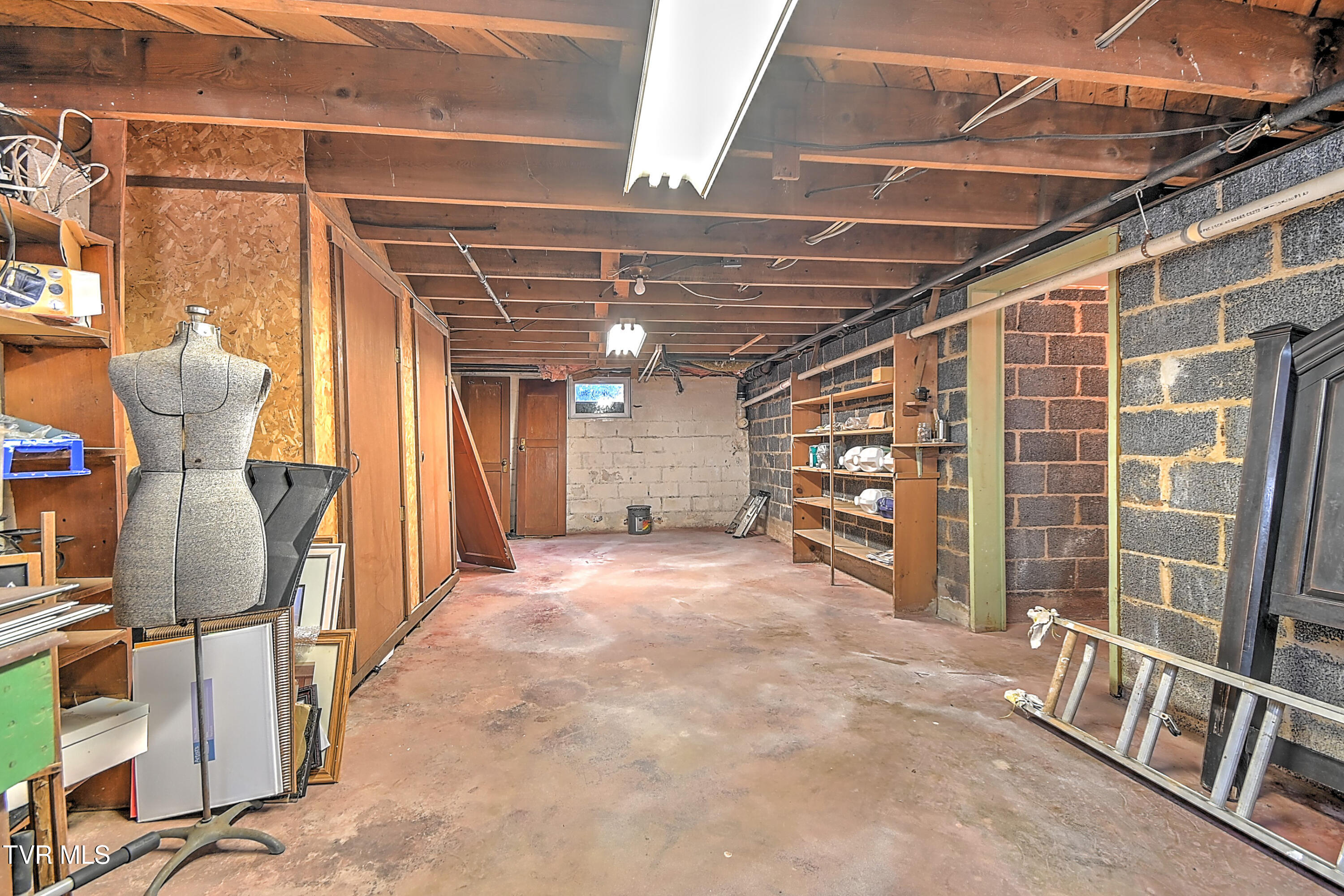 101 Tween Hills Road Bristol, TN 37620 - Photo 30 of 41 101 Tween Hills LR-31