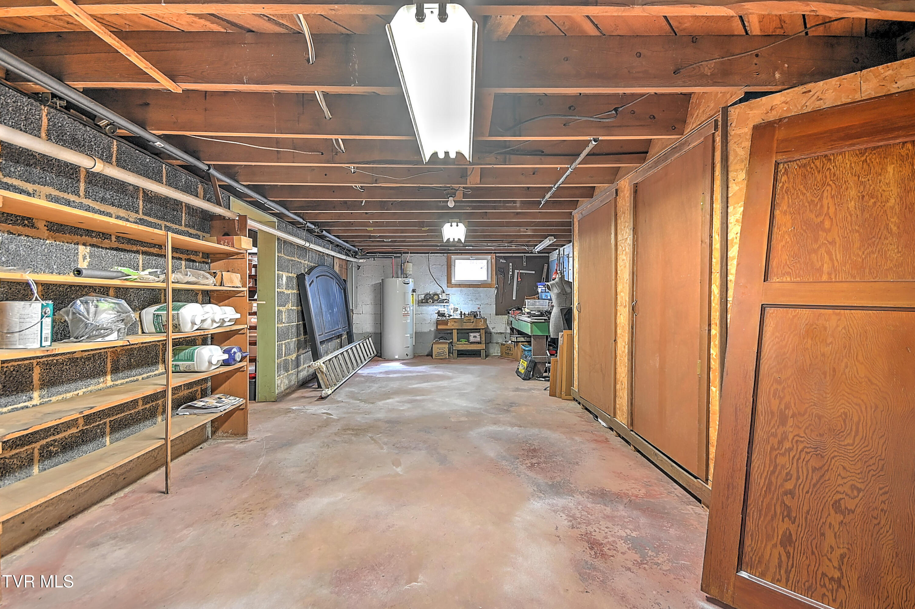 101 Tween Hills Road Bristol, TN 37620 - Photo 31 of 41 101 Tween Hills LR-32