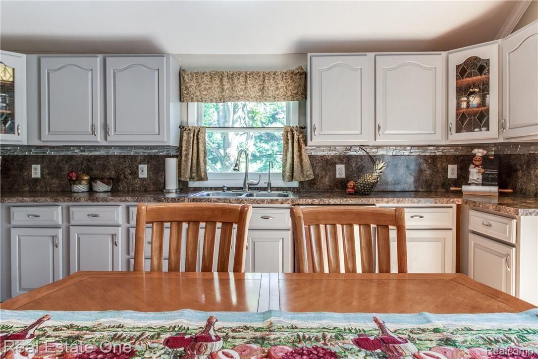 2168 Peppermill Road Lapeer, MI 48446 - Photo 3 of 19 Interiors (11 of 32).jpg