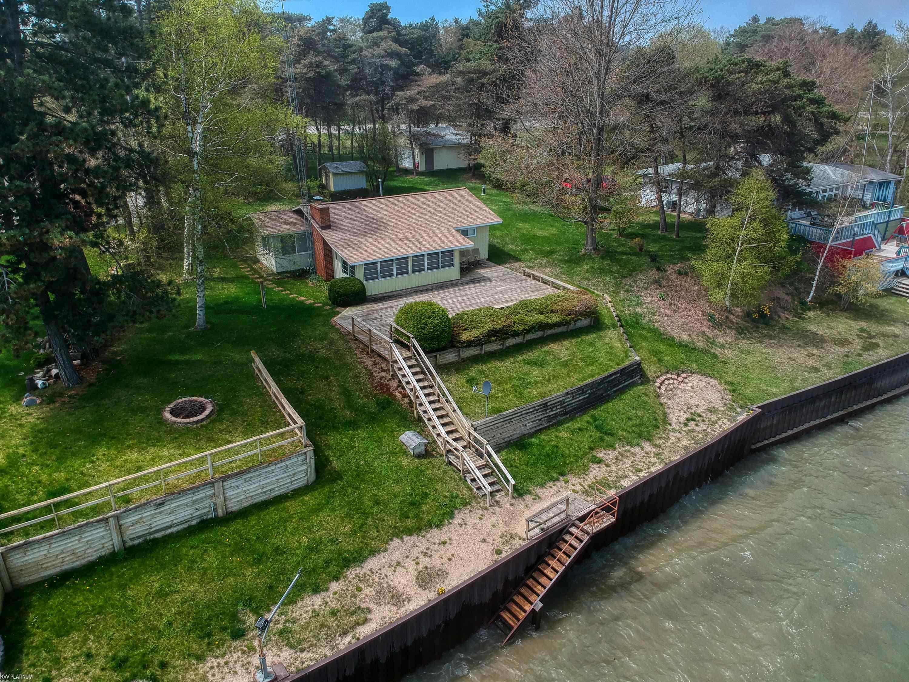 3894 Lakeshore Road Deckerville, MI 48427 - Photo 11 of 31 50141376-c94cd964-d20d-46ec-bf3c-b90a8cc6edd7.JPG