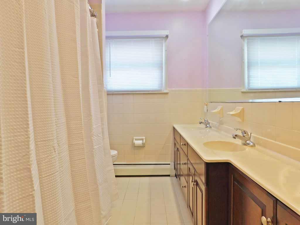 11 Rita Road Yardley, PA 19067 - Photo 21 of 32 Hallway Bath
