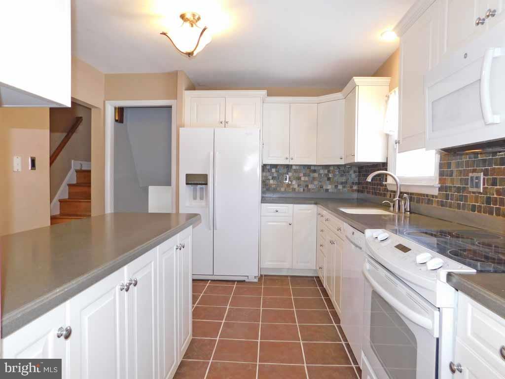 11 Rita Road Yardley, PA 19067 - Photo 9 of 32 Remodeled Kitchen