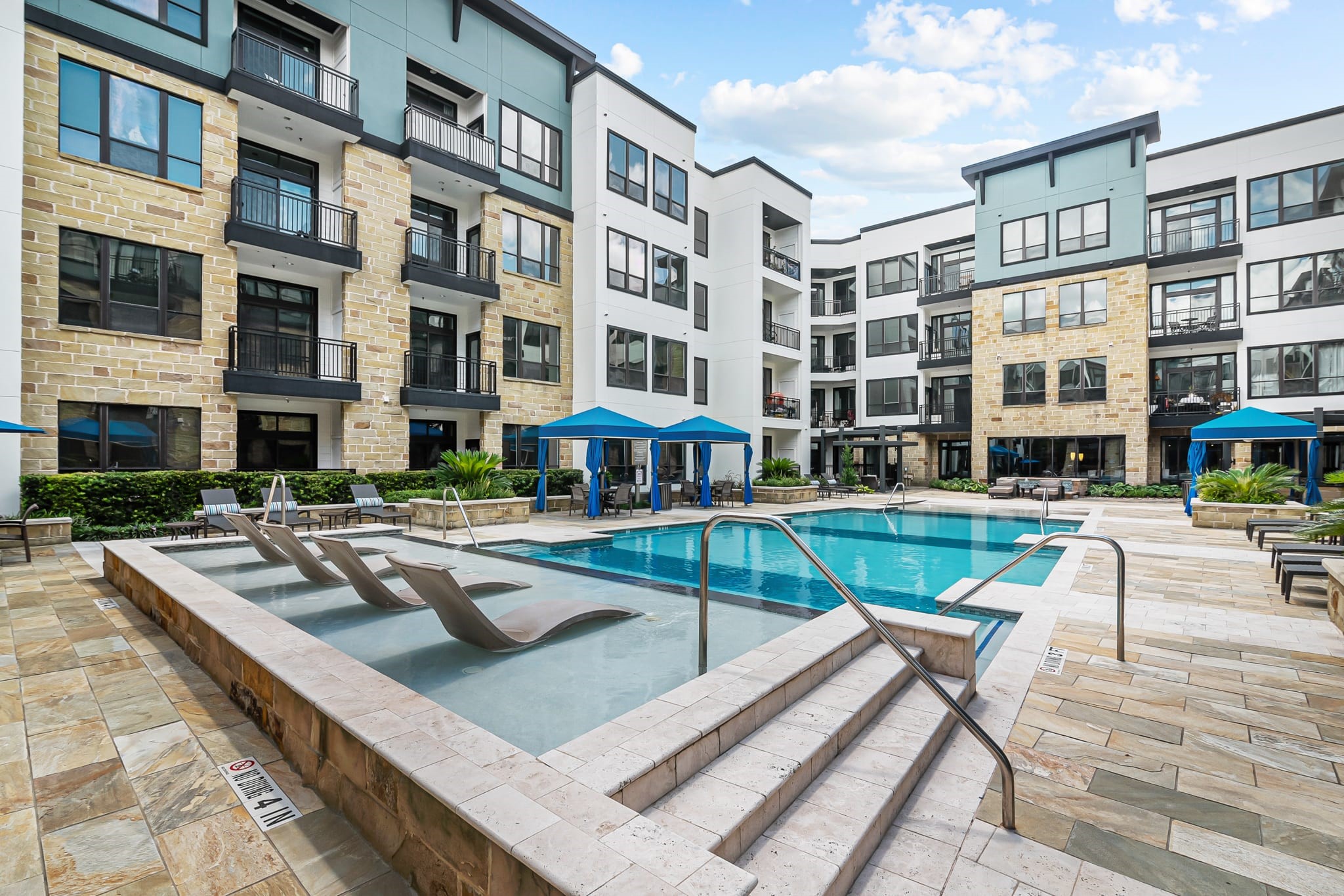 1616 West Dallas Street, Unit 449 Houston, TX 77019 - Photo 12 of 21 Gallery Image 12